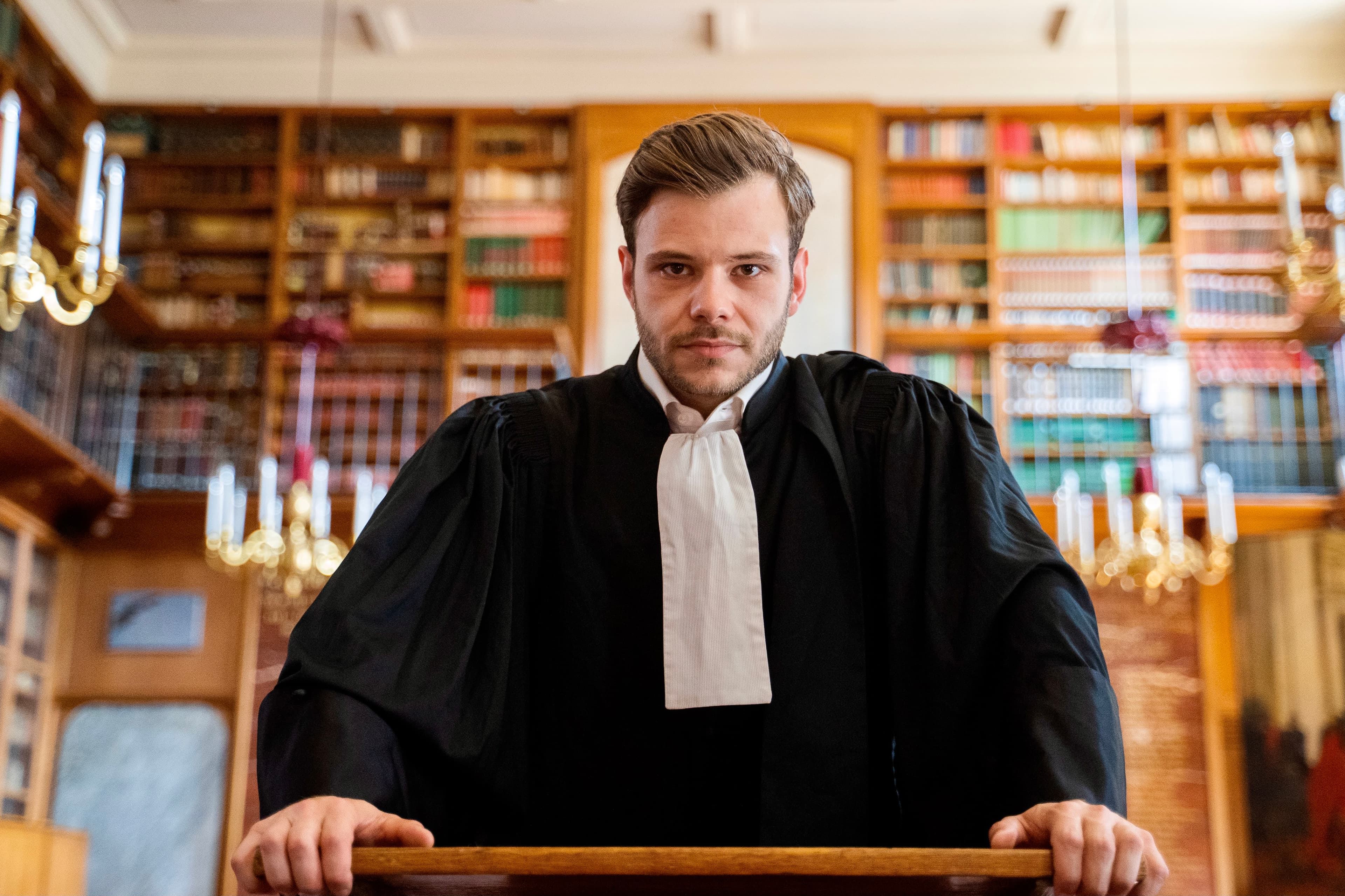 Maître Claro en robe